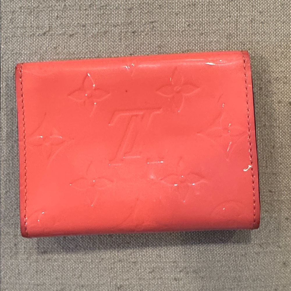 Louis Vuitton Patent Embossed Card Holder - Picture 3 of 7